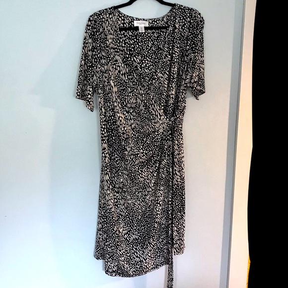 Faux wrap animal print maternity dress - Picture 1 of 2